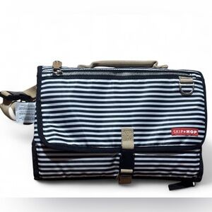 Skip Hop Black & White Striped Diaper Clutch / Travel Organizer OS Baby EUC